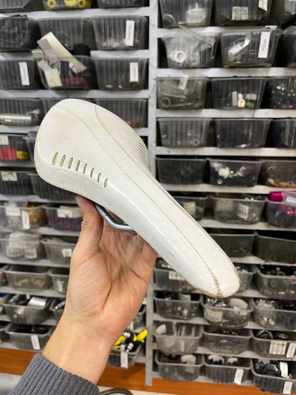 Седло FIZIK ARIONE белое