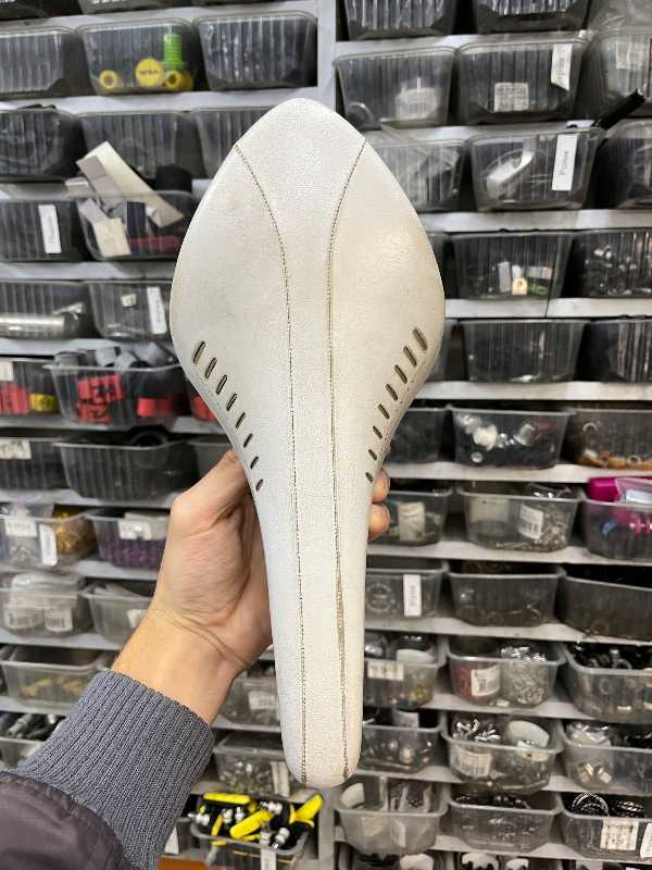 Седло FIZIK ARIONE белое