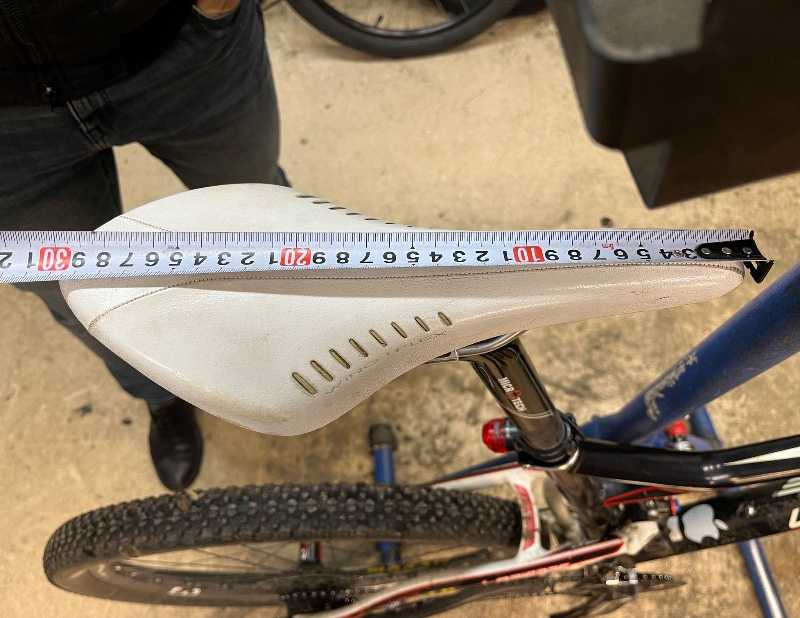 Седло FIZIK ARIONE белое