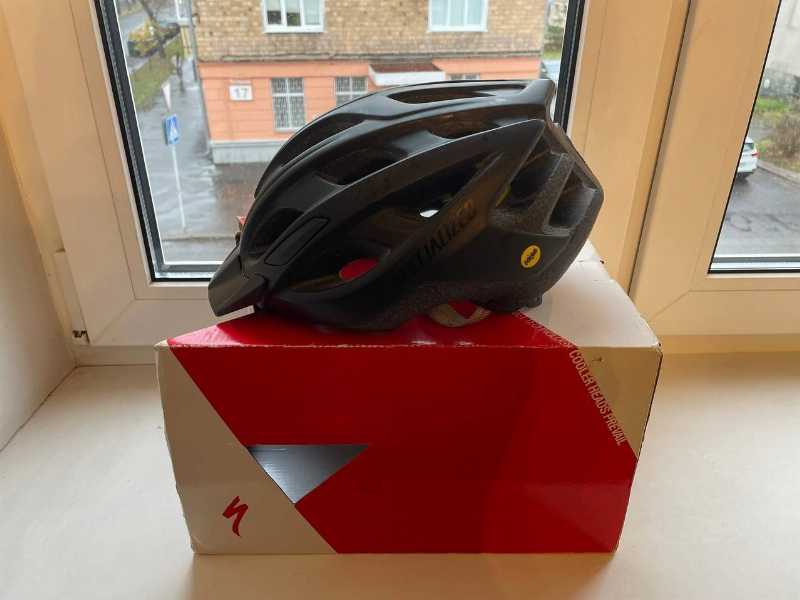 Шлем Specialized