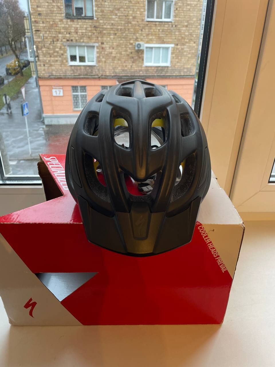 Шлем Specialized