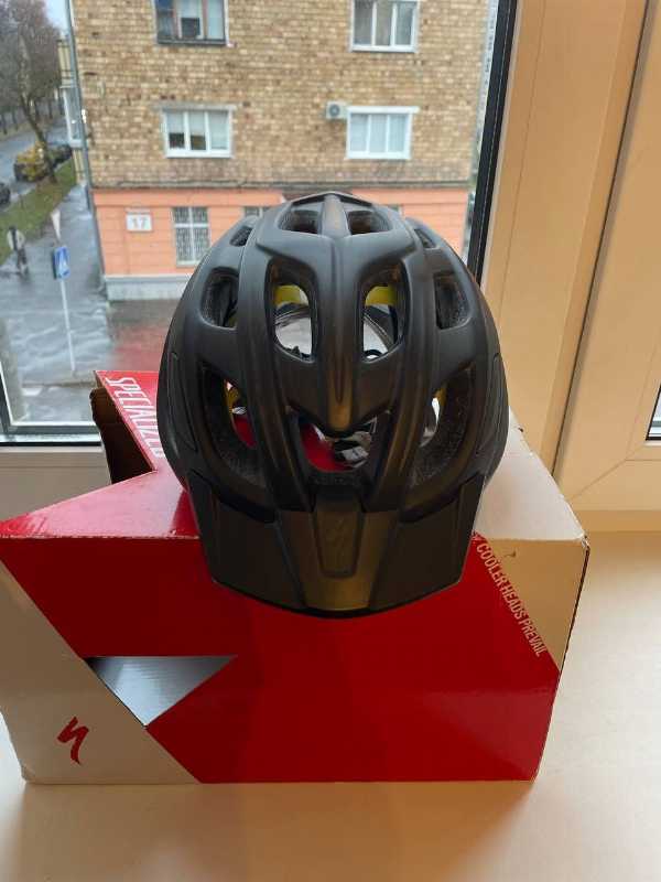 Шлем Specialized