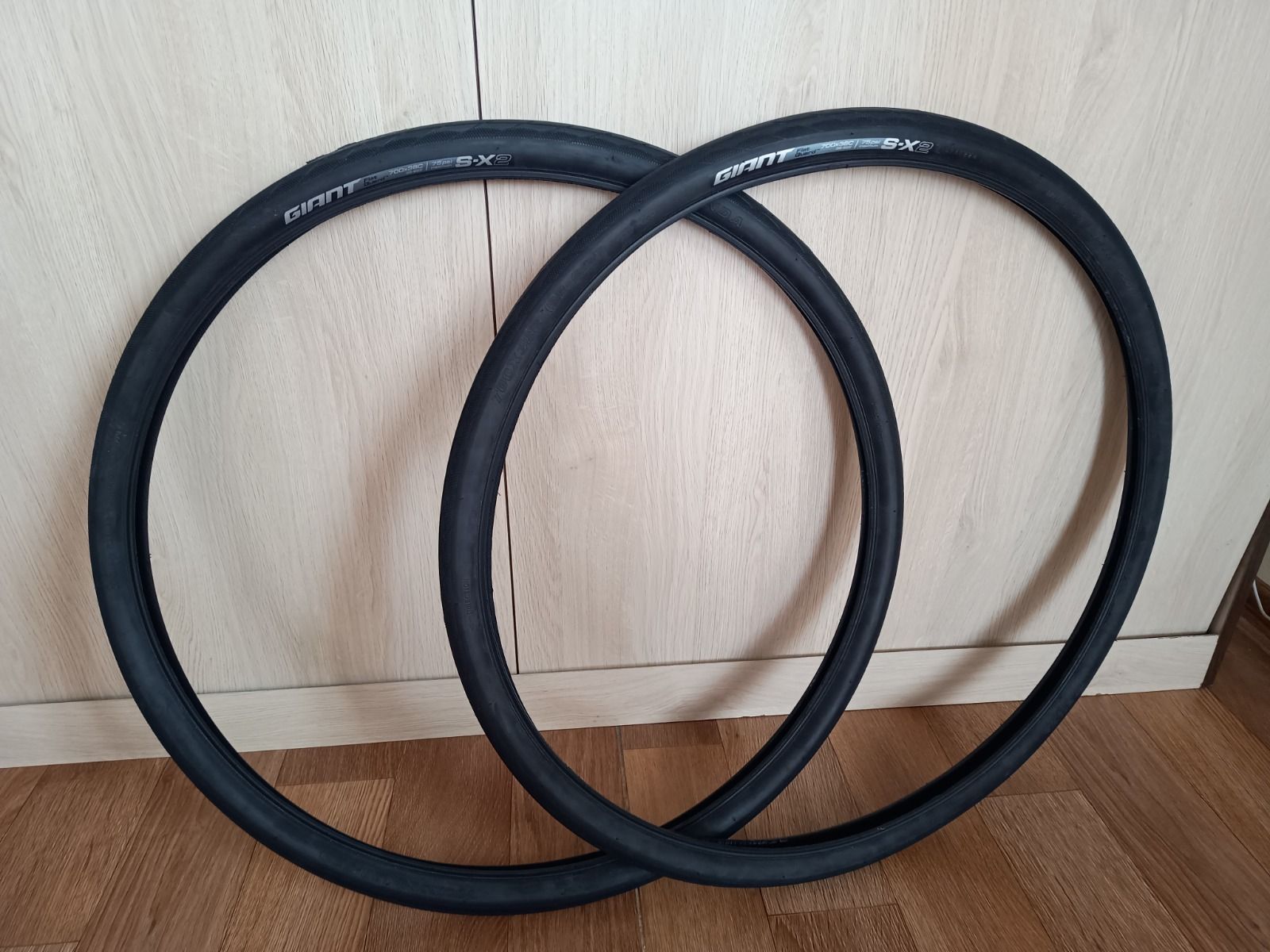 Пара покрышек Giant S-X2. 700х38с