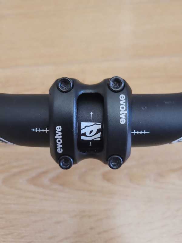 Руль с выносом  RACE FACE EVOLVE