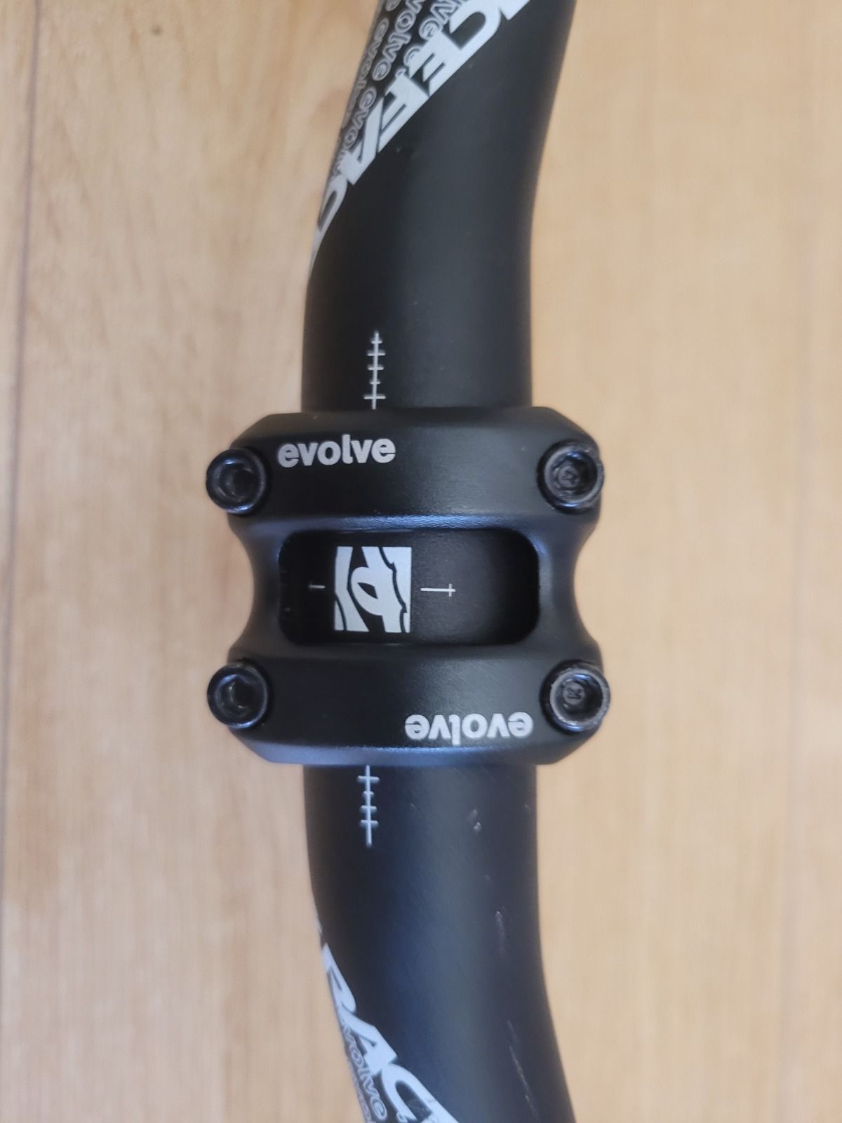 Руль с выносом  RACE FACE EVOLVE