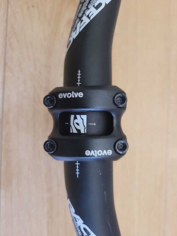 Руль с выносом  RACE FACE EVOLVE