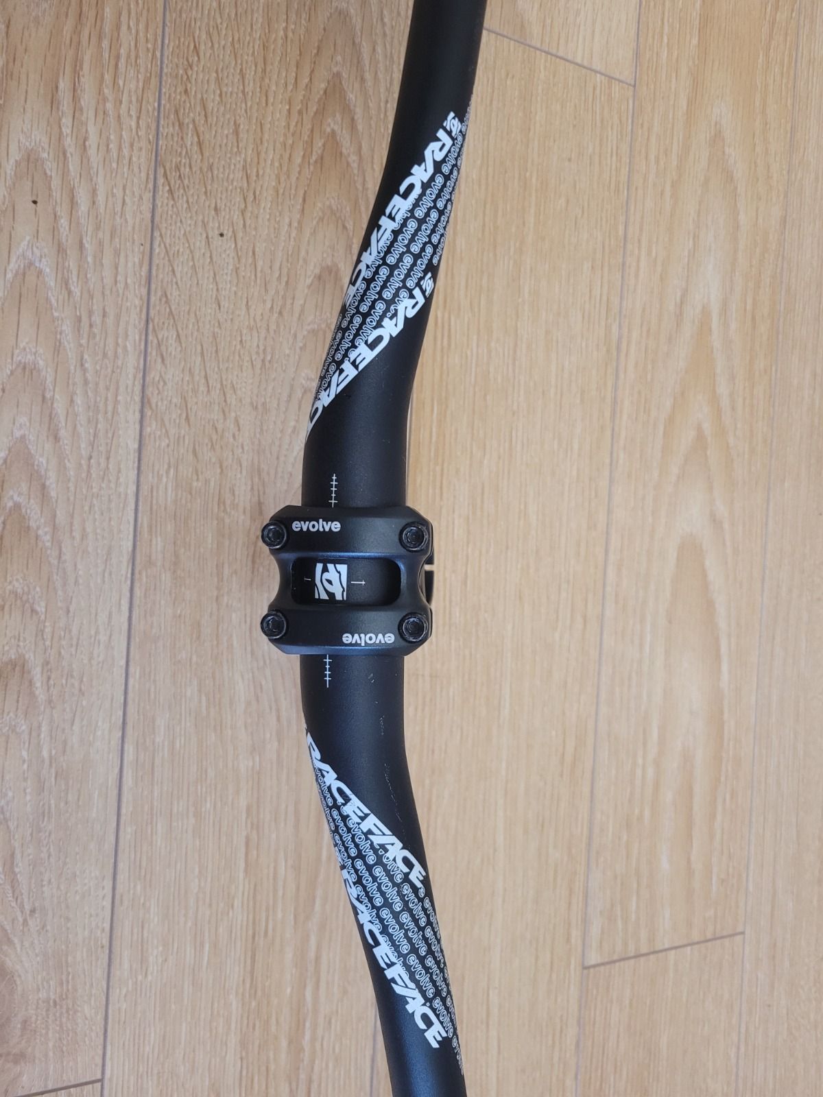 Руль с выносом  RACE FACE EVOLVE