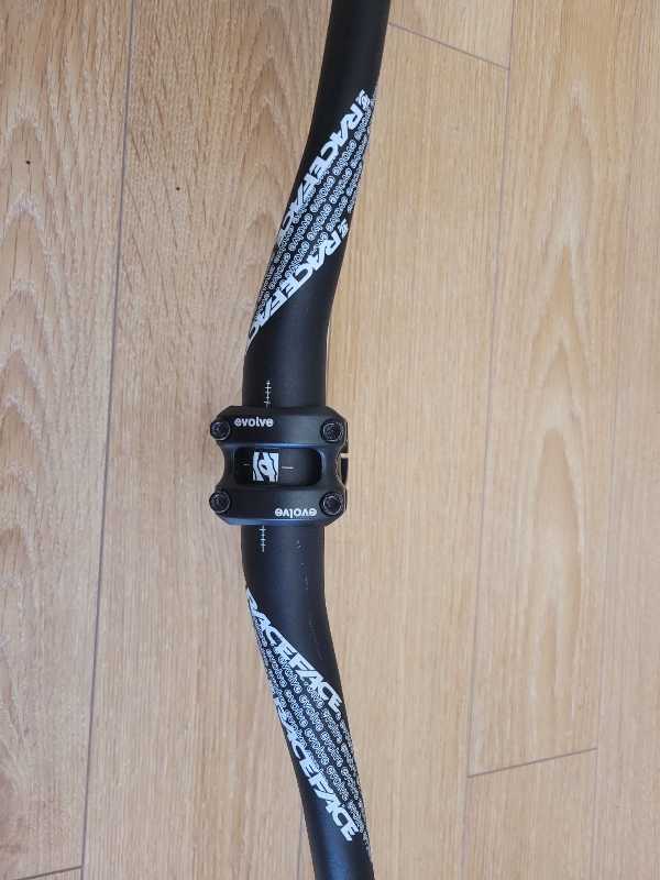 Руль с выносом  RACE FACE EVOLVE