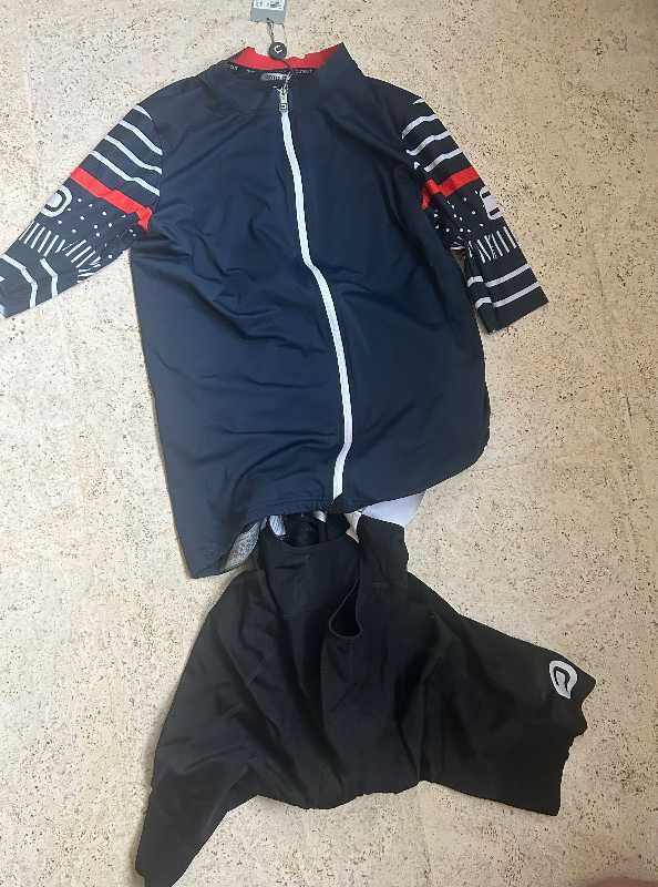 Вело форма Dotout