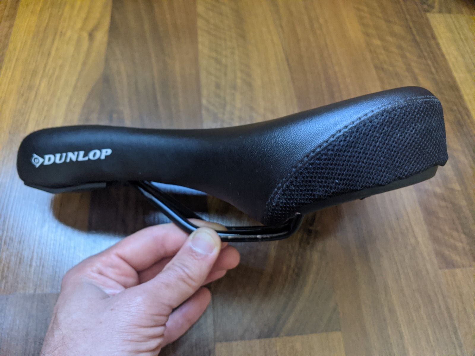 Седло велосипедное 28х17. Состояние нового. Стояло на велотренажере