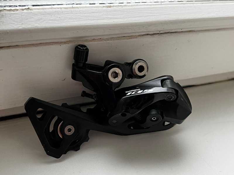 Задний переключатель shimano 105