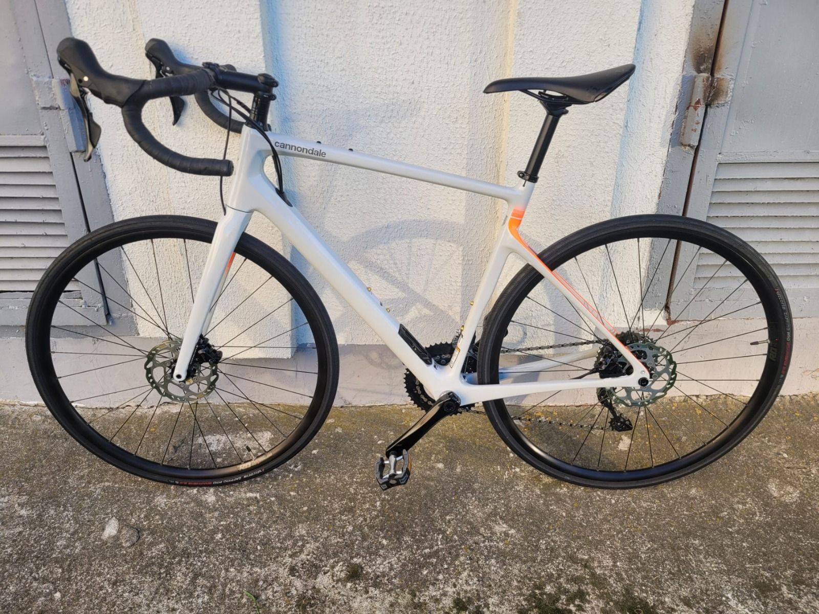 Карбоновый велосипед Cannondalle Syhapse 2024 год.