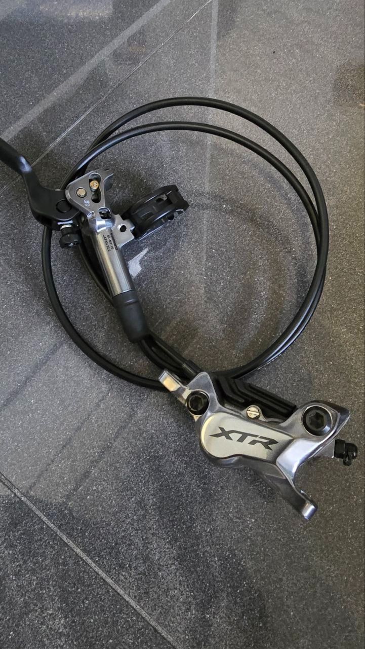 Передний тормоз Shimano XTR M9120