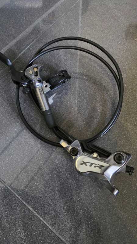Передний тормоз Shimano XTR M9120