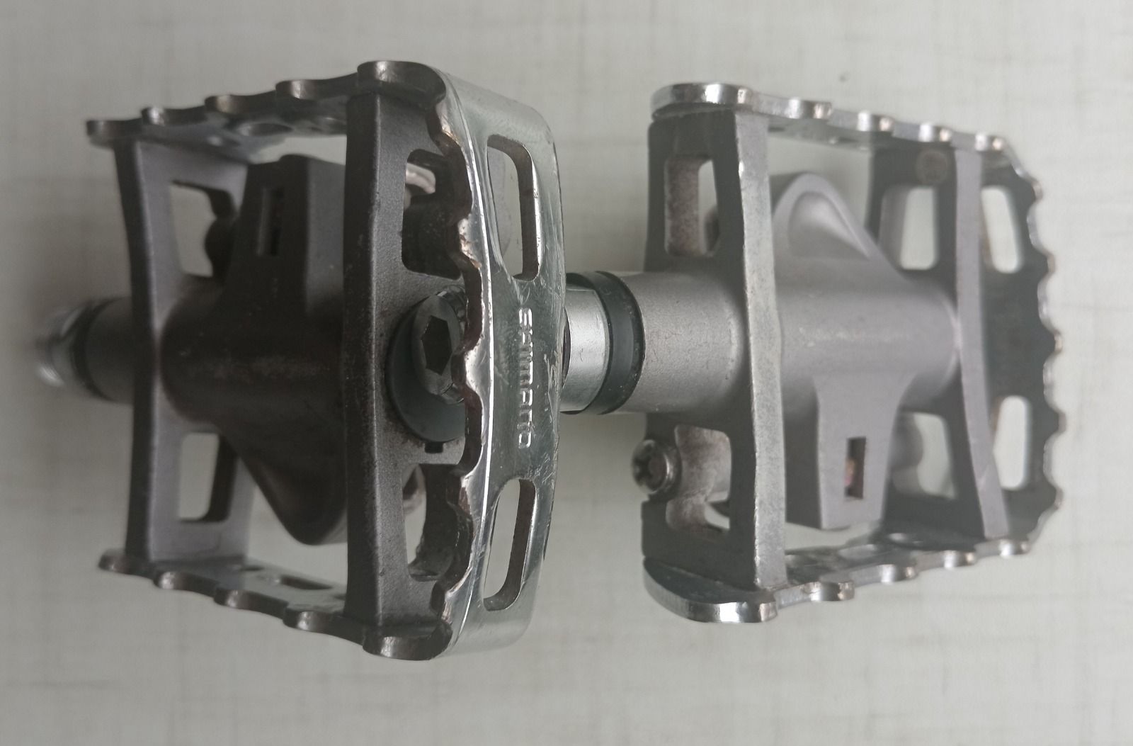 Педали, Shimano M324