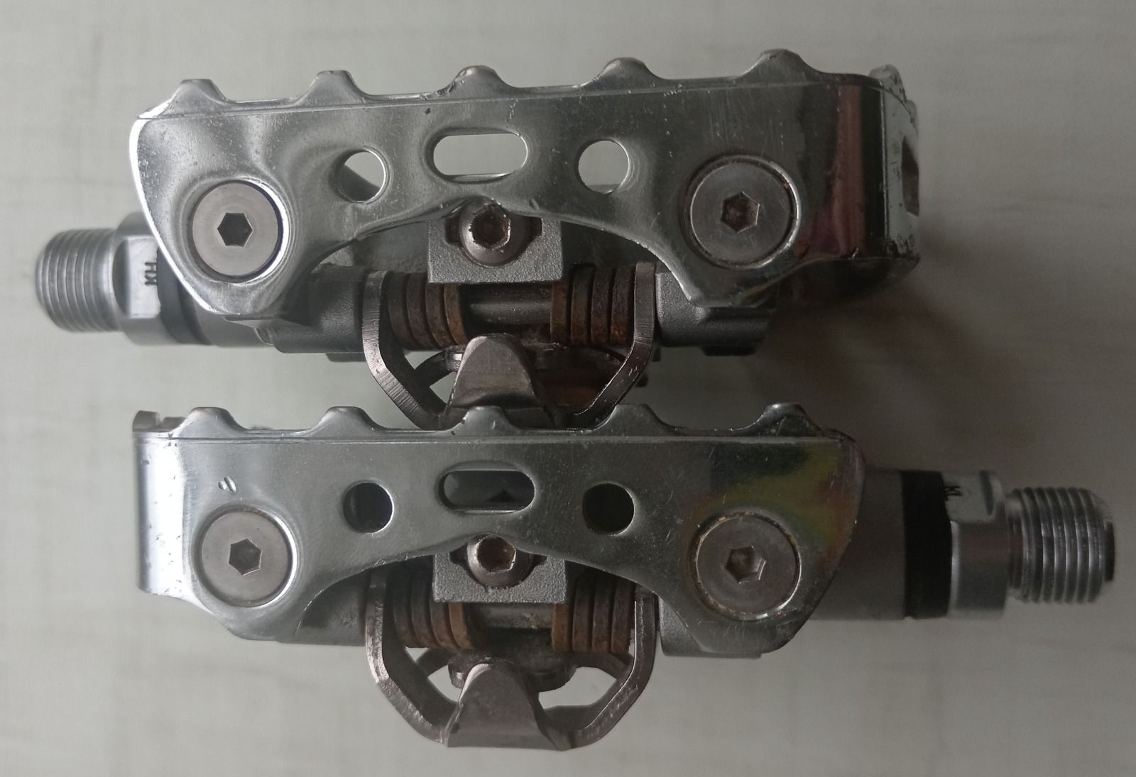 Педали, Shimano M324