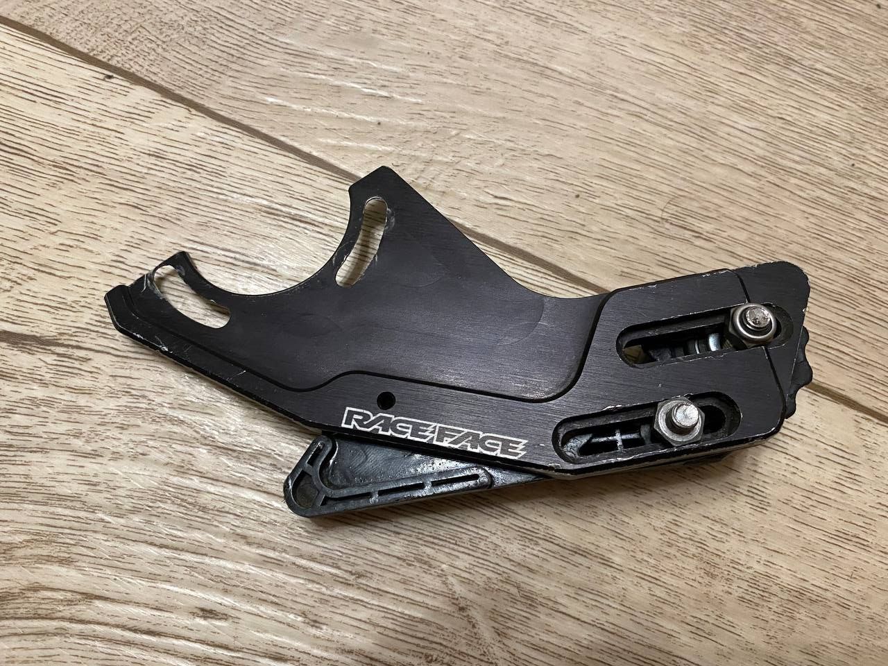 Успокоитель цепи Race Face