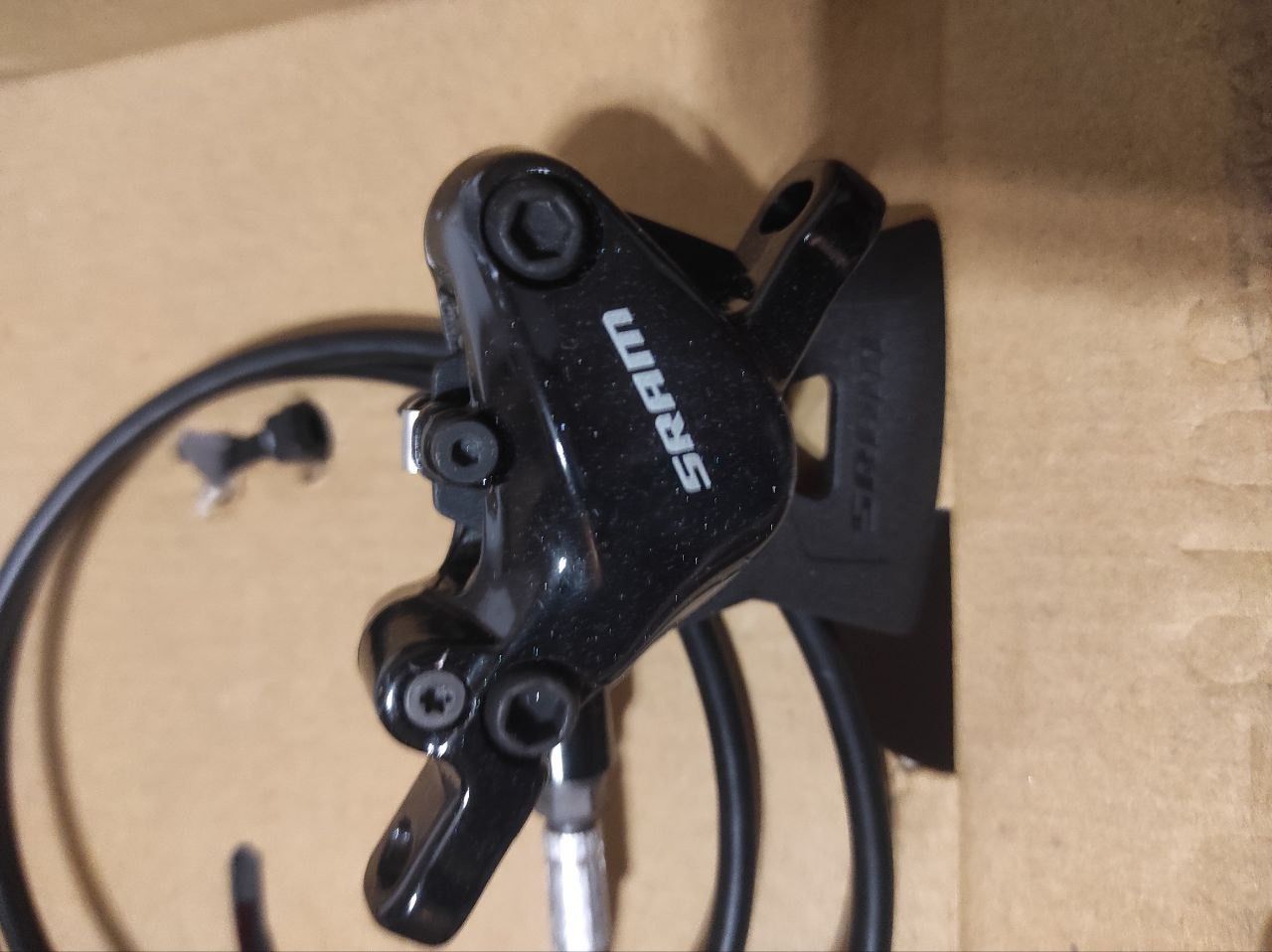 Новый передний тормоз SRAM Level TL 950см