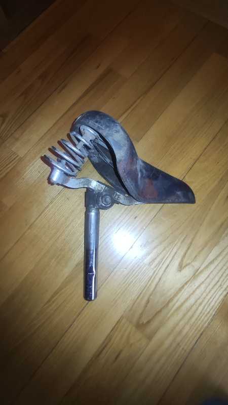 Седло с зажимом подседельным штырём. Винтаж, ретро..