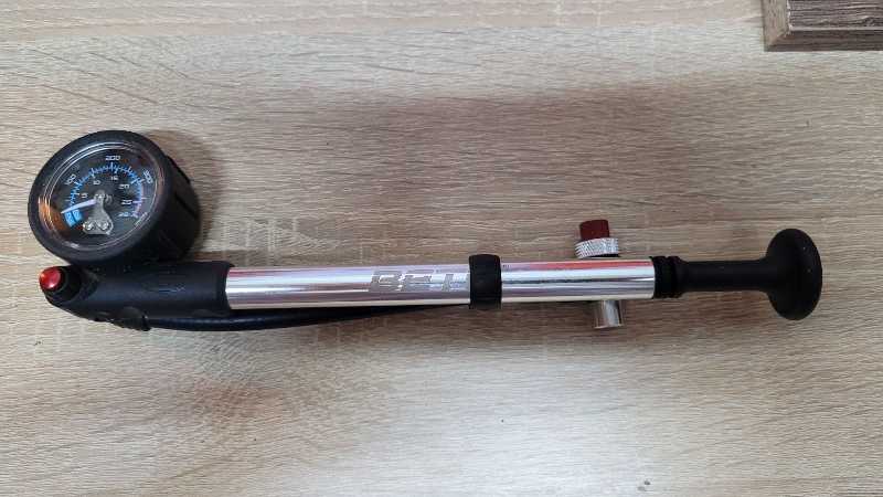 Насос для вилок и амортизаторов