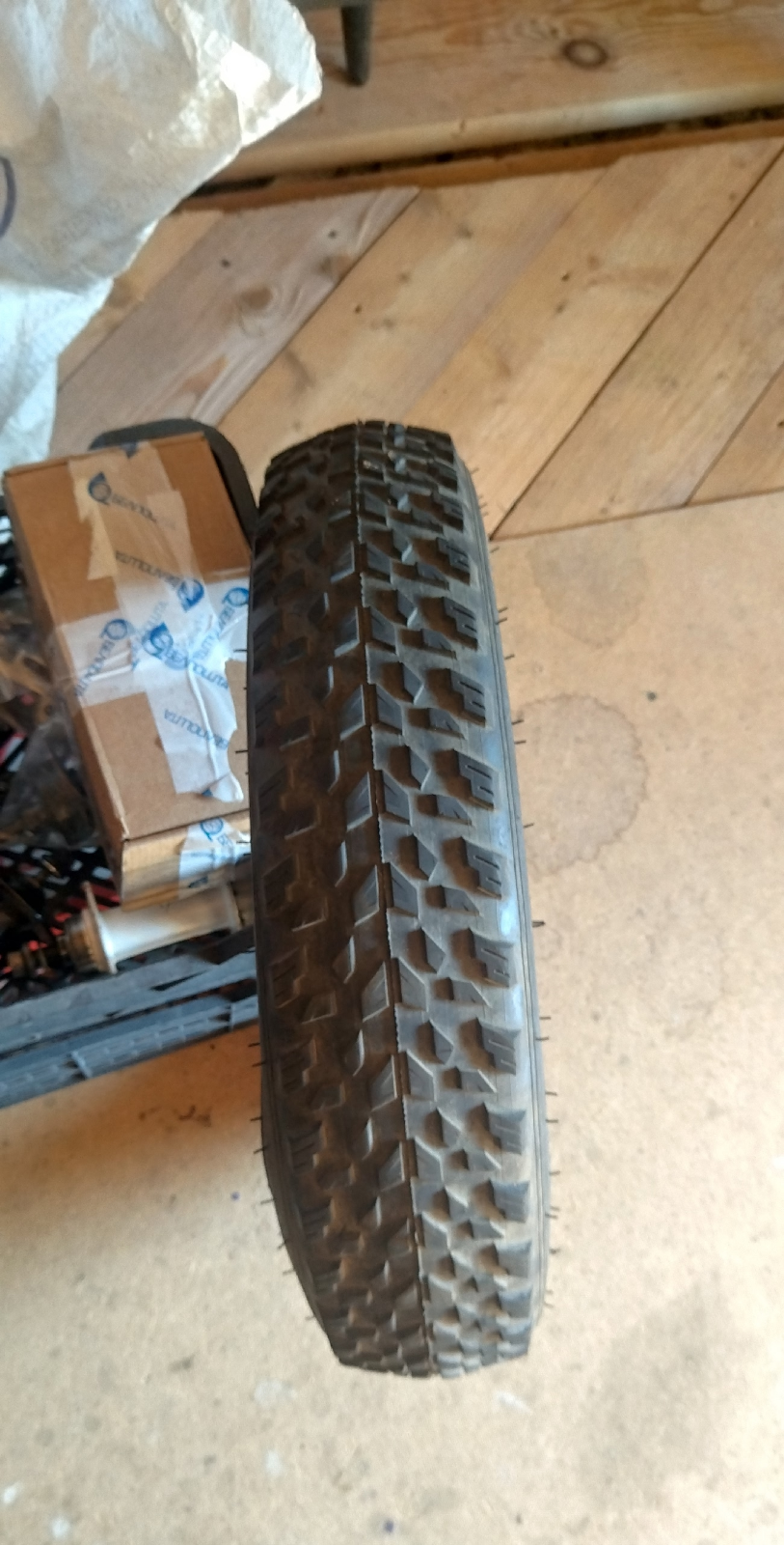 Фэт покрышка Wanda Compass 20x4.0