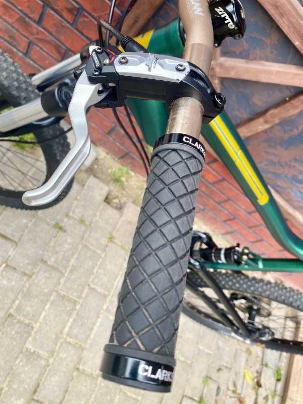 Велосипед немецкий двухподвес Enduro Focus Thunder