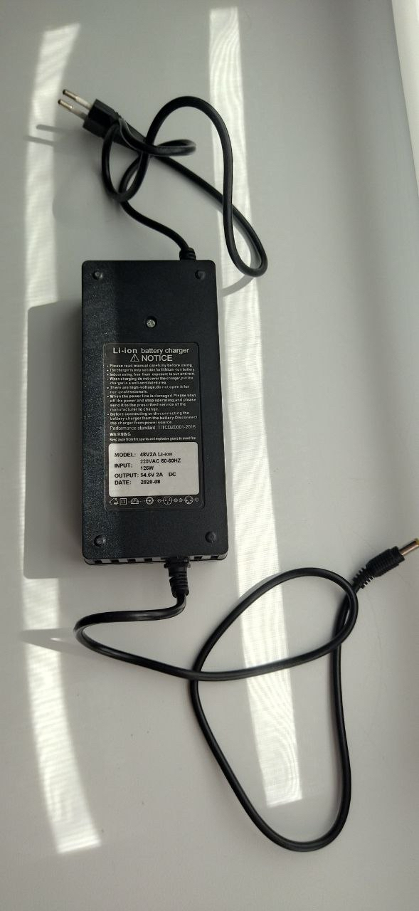 Зарядное устройство для электровелосипеда/самоката 54.6в
