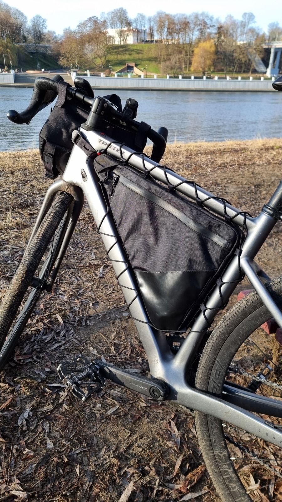 Внутрирамная на шнуровке 2 отдела