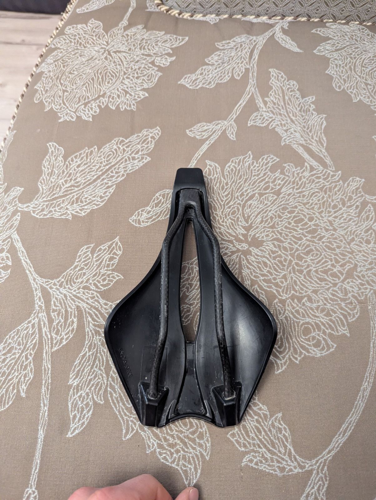 Карбоновое седло ELITA ONE на велосипед 138 мм