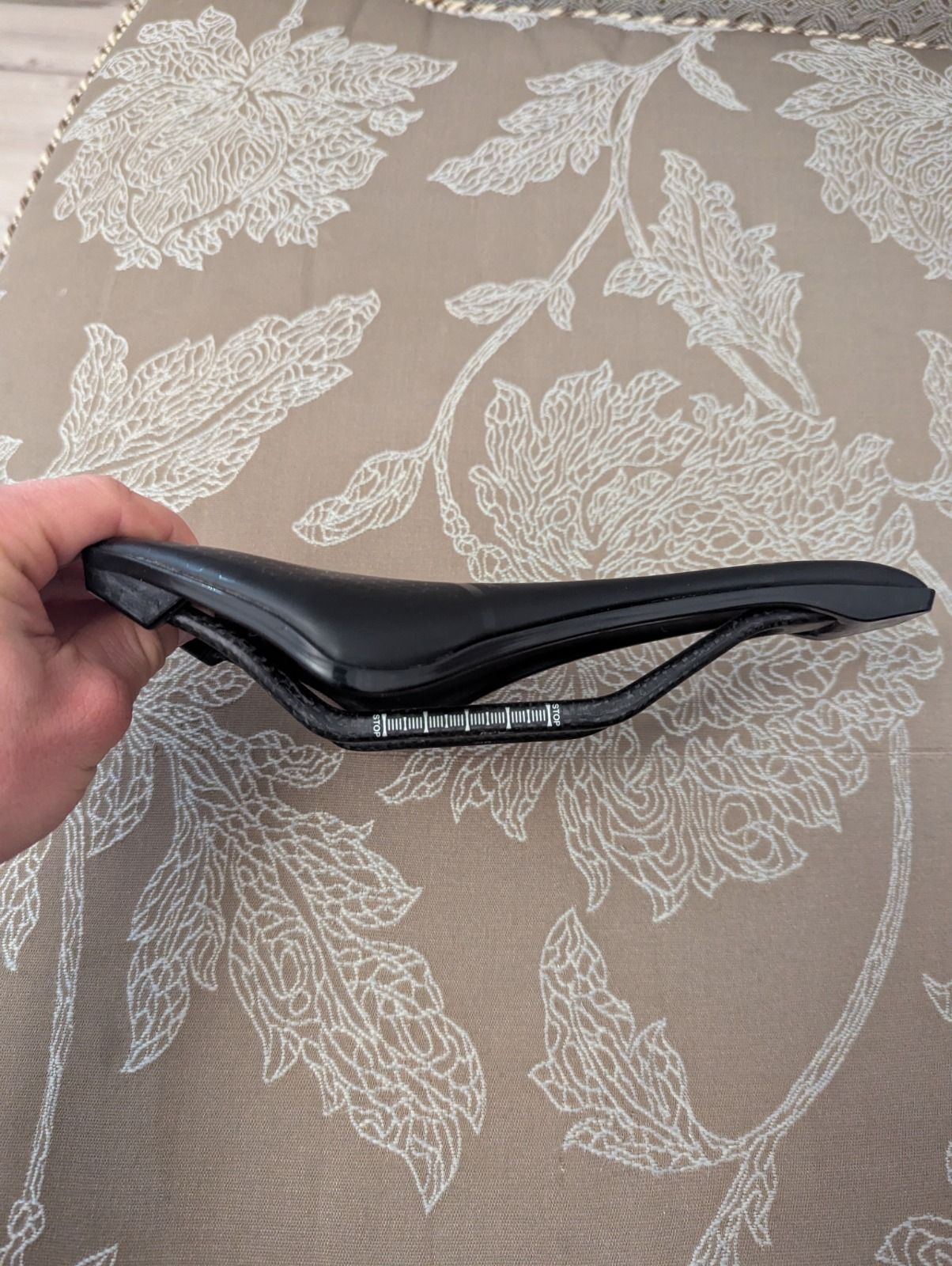 Карбоновое седло ELITA ONE на велосипед 138 мм