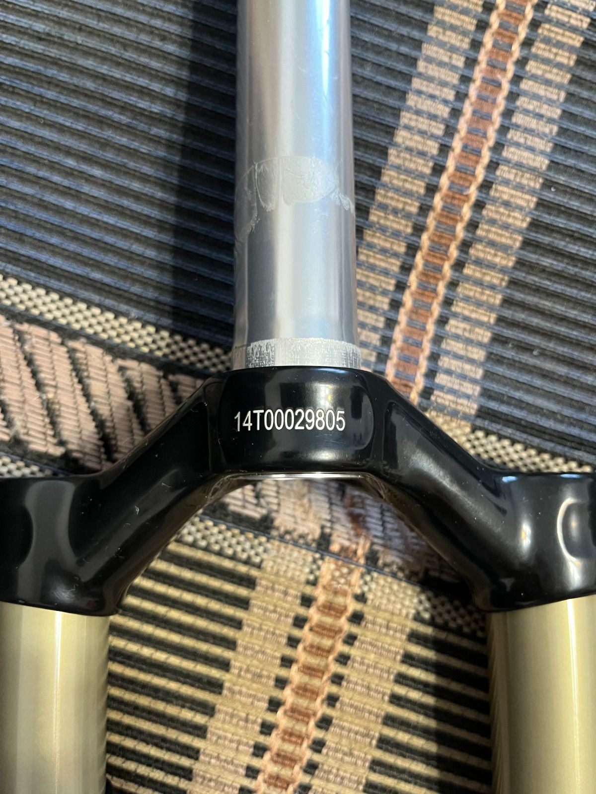 Новые ноги 28 mm для вилки ROCK SHOX Dual air