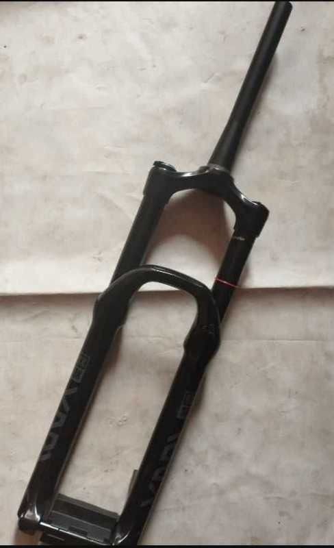 RockShox Yari RC Debon Air 27.5 и 29 новые буст