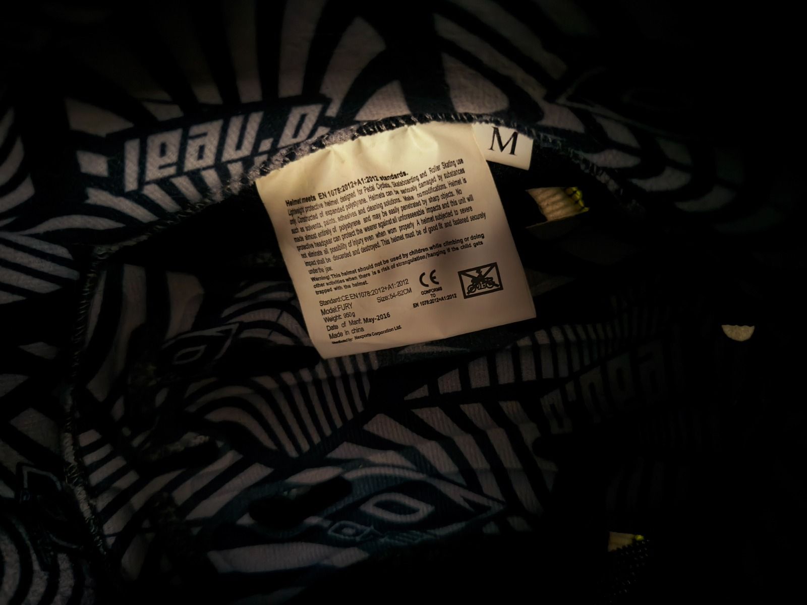 Шлем onel lite fyri M