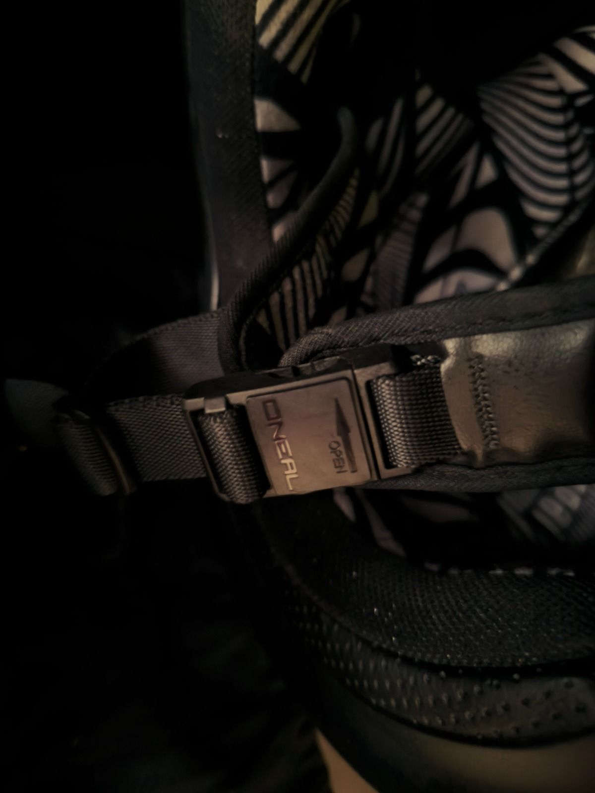 Шлем onel lite fyri M