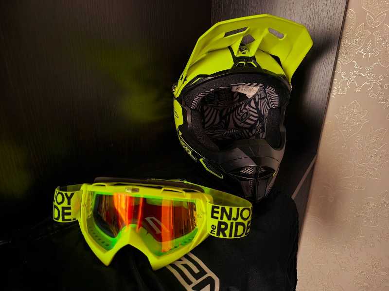 Шлем onel lite fyri M