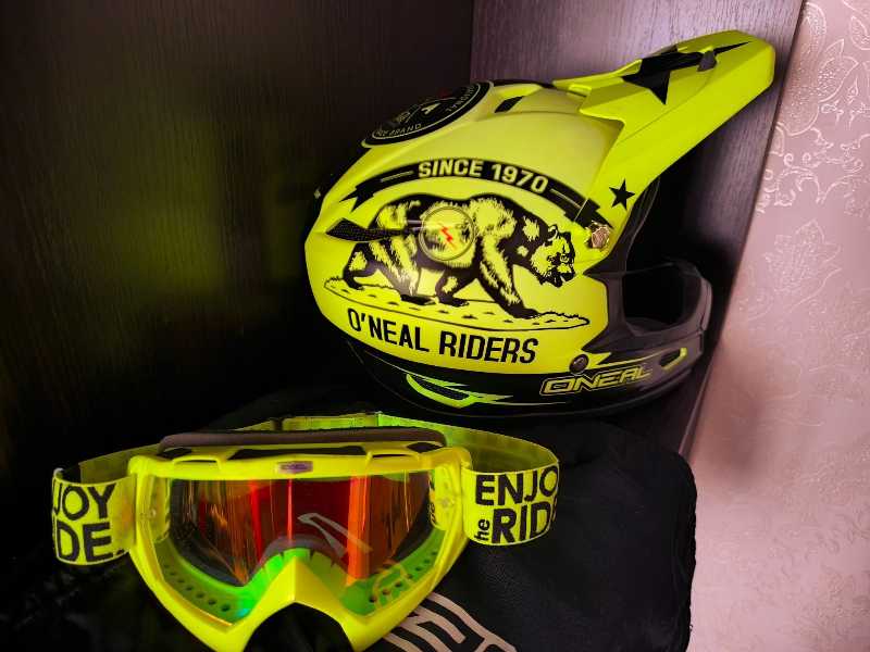 Шлем onel lite fyri M