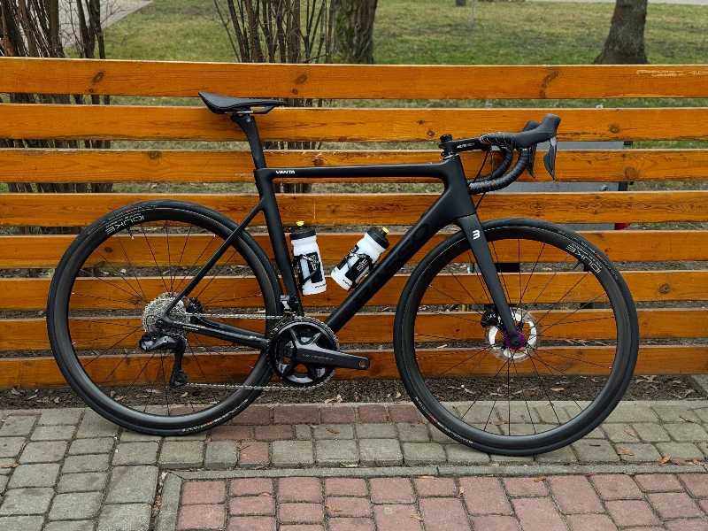 Шоссейный карбоновый велосипед