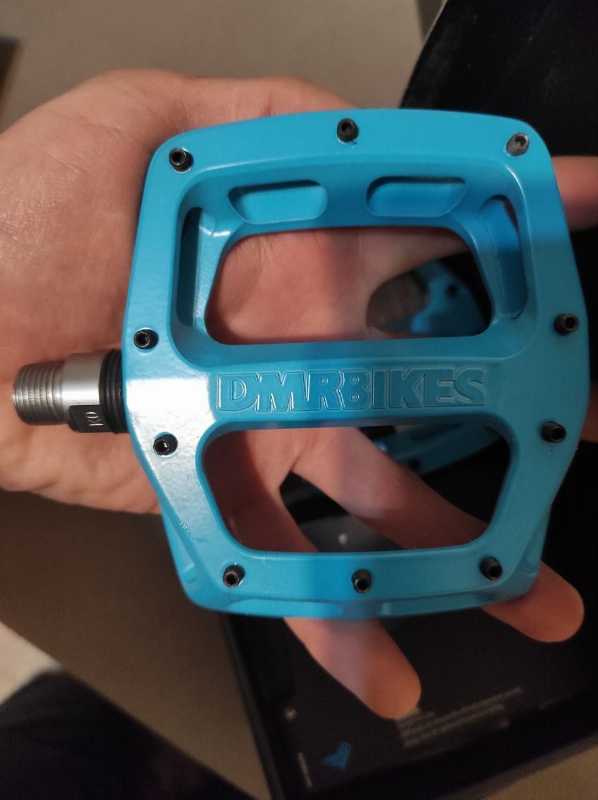 Новые педали DMR V12