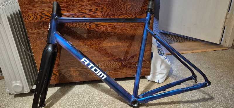рама(алю)+вилка карбон Atom tundra x11,L размер.