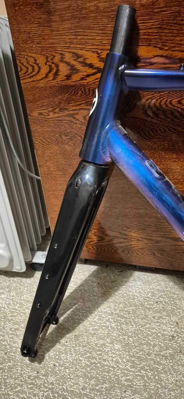 рама(алю)+вилка карбон Atom tundra x11,L размер.