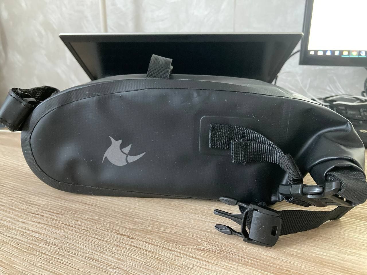 Подседельная сумка Rhinowalk 4 л