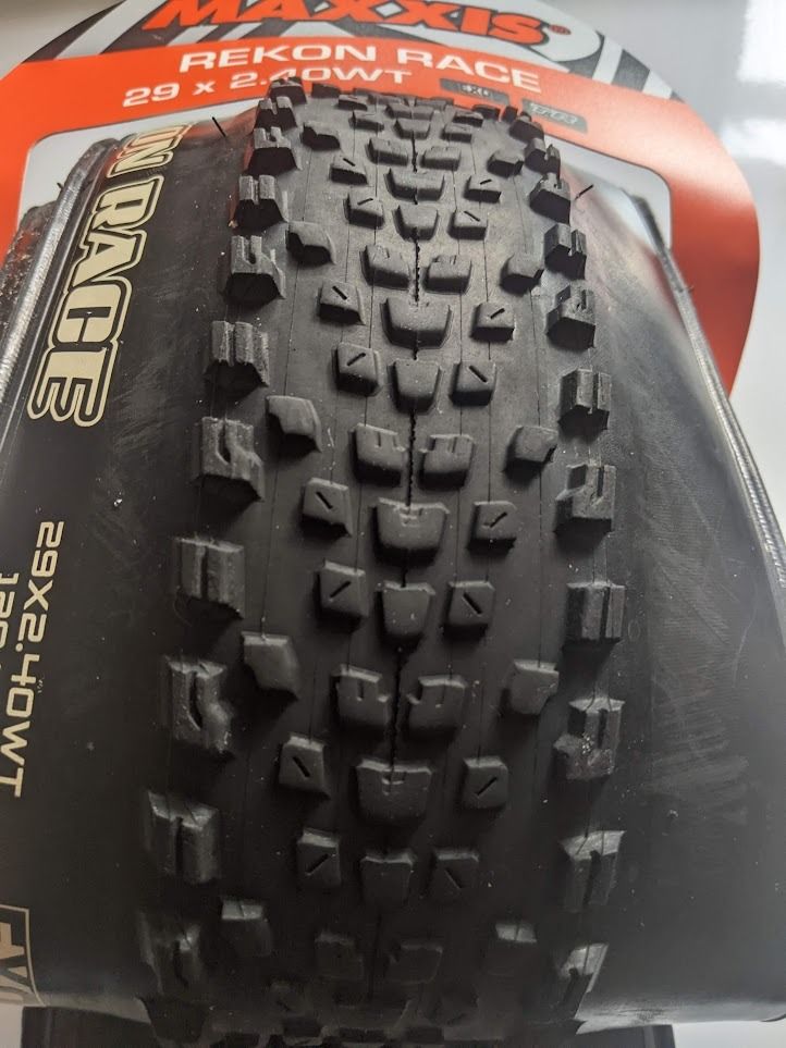 Предлагаю покрышки Maxxis Rekon Race 29х2.40WT 120TPI EXO/TR Dual Compound (2 шт.)