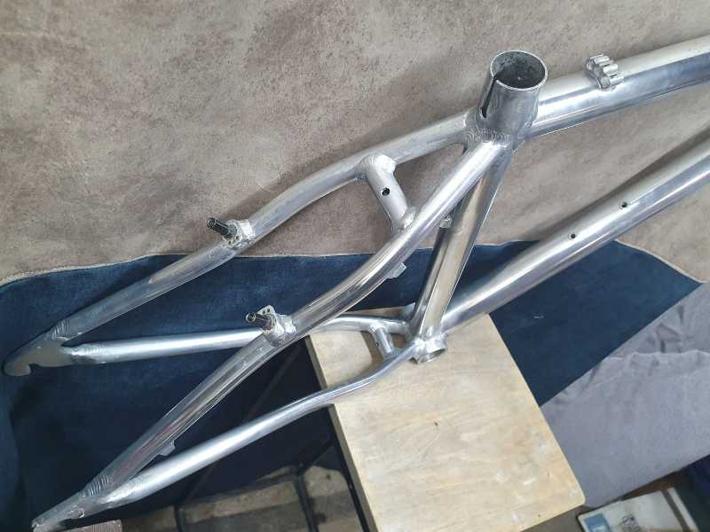 рама серебристая old mtb 26