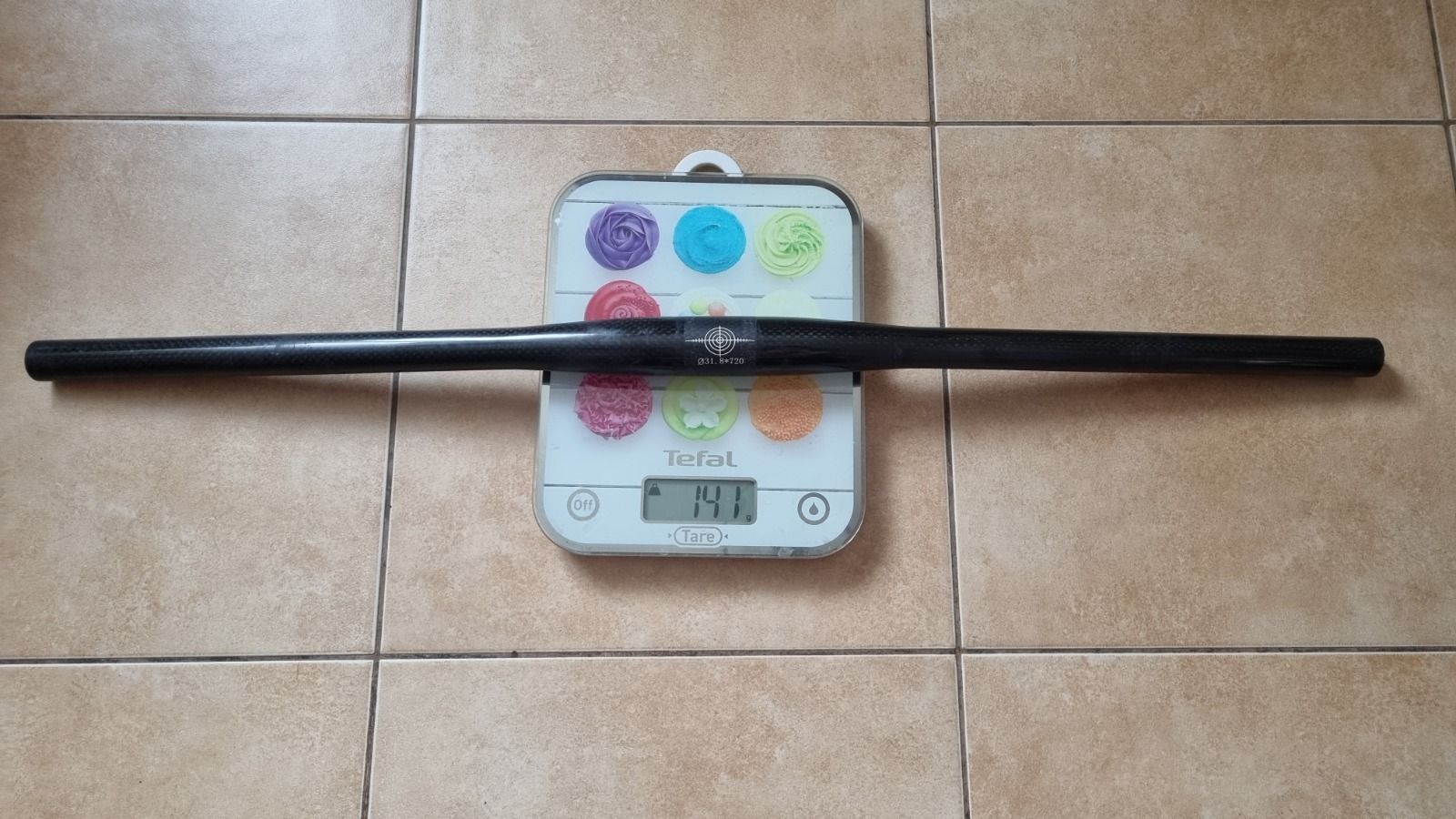 Карбоновый велосипедный руль для горного велосипеда.