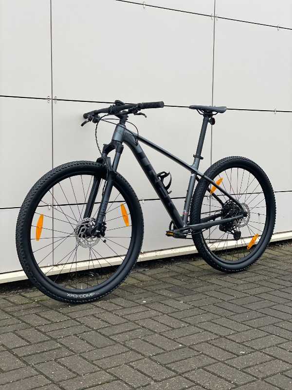 Trek Caliber 8