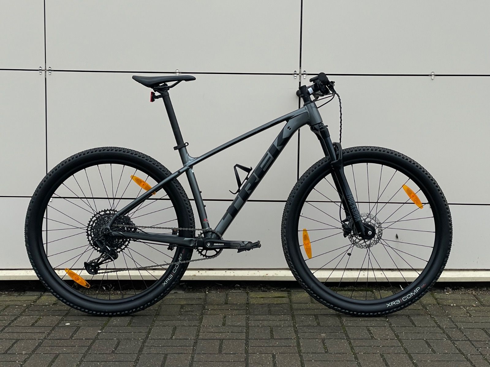 Trek Caliber 8
