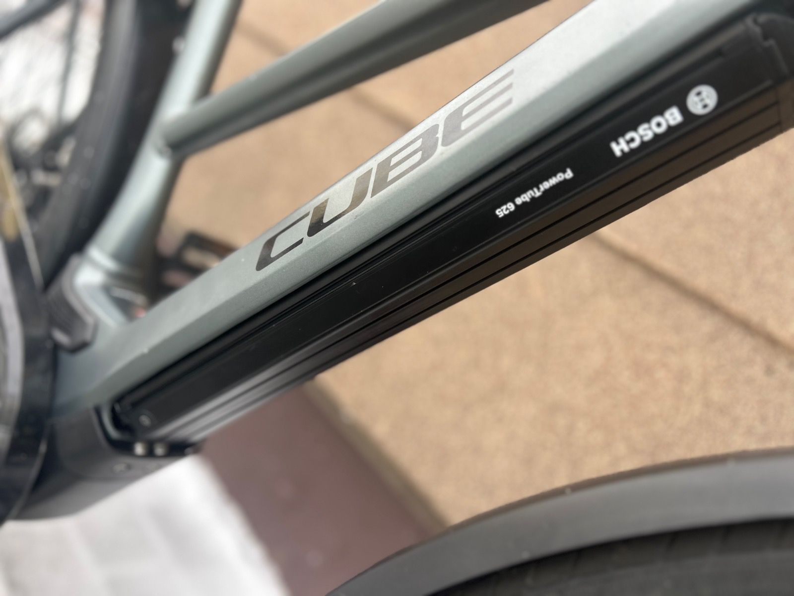 Cube Kathmandu Hybrid pro 625 (2022)