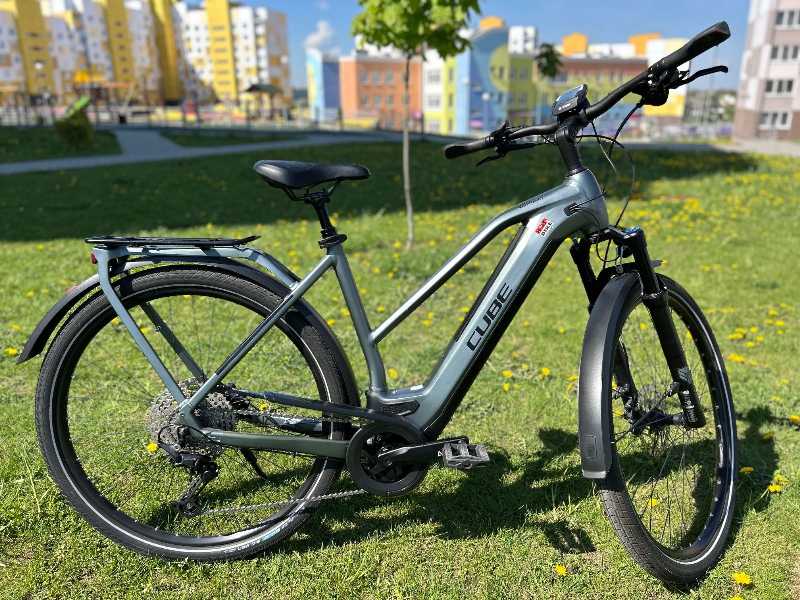 Cube Kathmandu Hybrid pro 625 (2022)