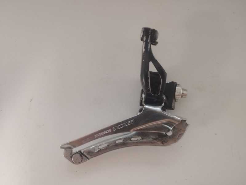 Передний переключатель Shimano 105