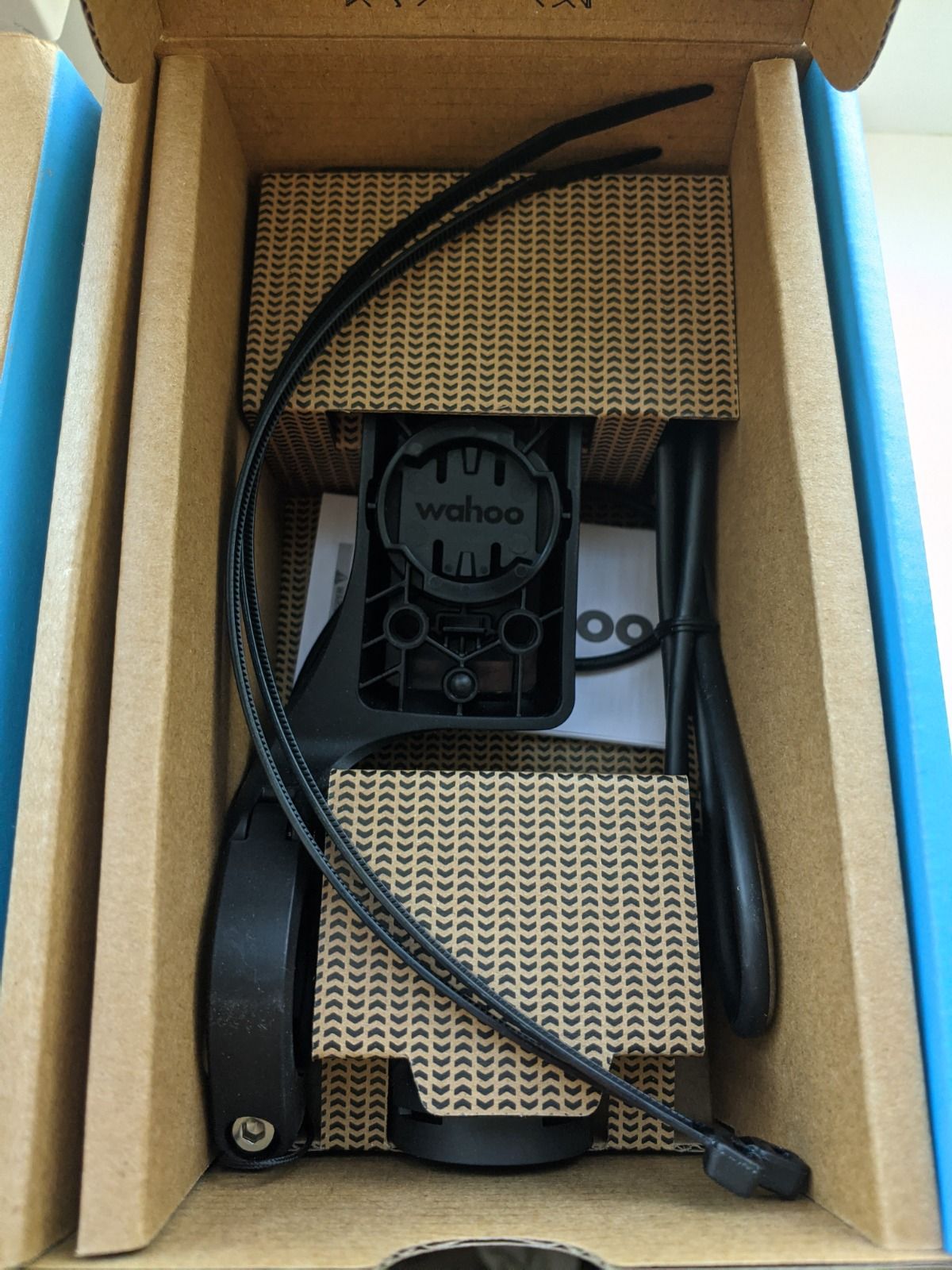 Велокомпьютер Wahoo ELEMNT BOLT 3